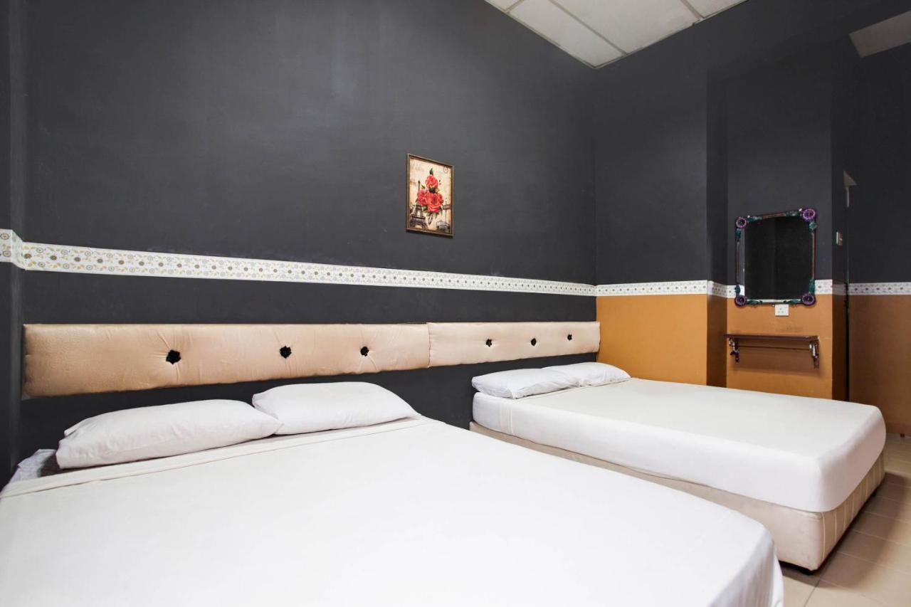 Spot On 89644 Retto Hotel Skudai Buitenkant foto